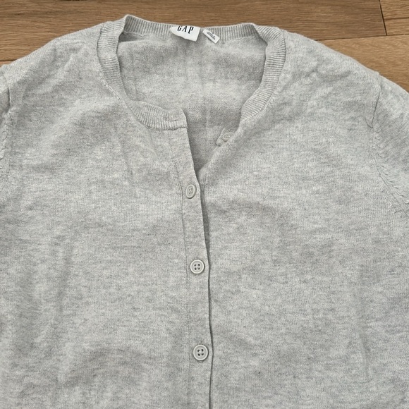 GAP Sweater - Picture 2 of 2